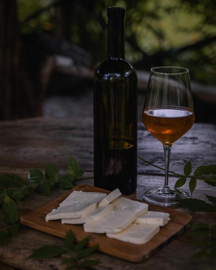 Menabde Winery Hotel Ozurget'i Buitenkant foto