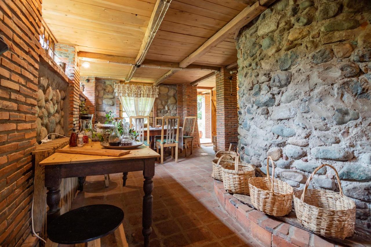 Menabde Winery Hotel Ozurget'i Buitenkant foto